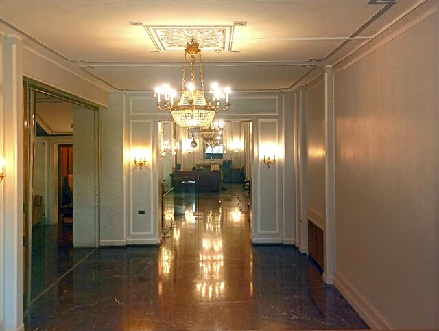 تعطیلی موقت به دلیل شرایط کشور و انتقال آثار به مخزن امن بود