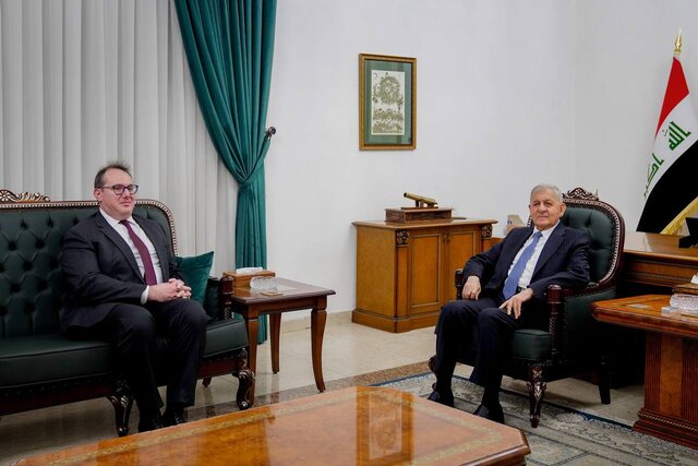 دیدار رئیس‌جمهور عراق با کاردار آمریکا در بغداد درباره روابط دوجانبه و مسائل منطقه‌ای