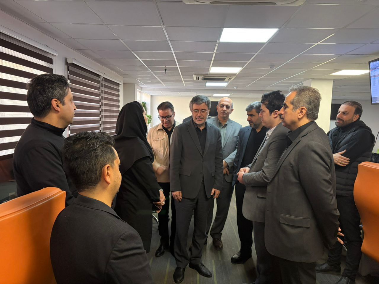 تجلی تعهد سازمانی در ایام تعطیل؛ حضور میدانی مدیرعامل بیمه ایران در مرکز تماس