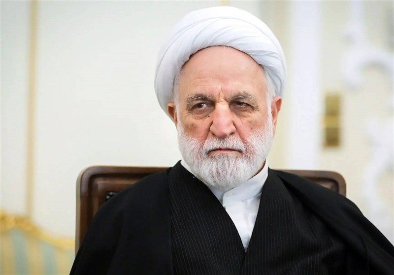 دشمن نمی‌تواند برای ما تصمیم بگیرد و زمان تعیین کند