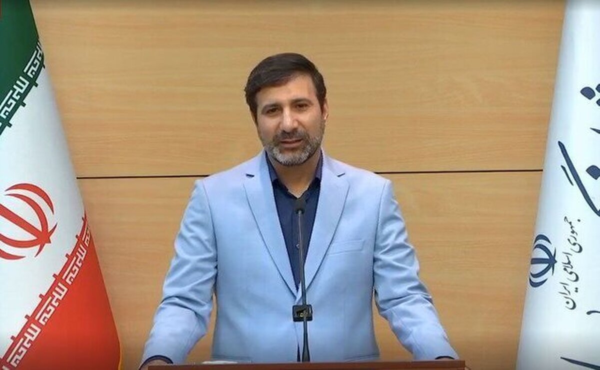 با تبعیت از رهبری و اتحاد ملت و دولت، هر متجاوزی را پشیمان می‌کنیم