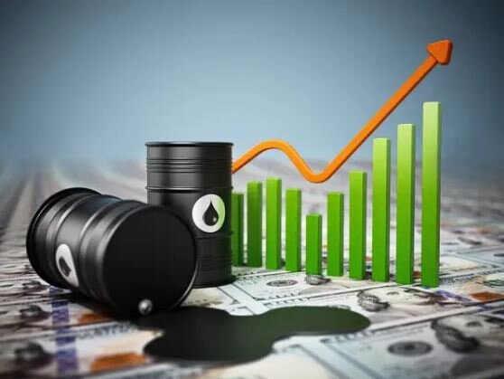 جهش قیمت نفت به بیش از ۱۰۰ دلار