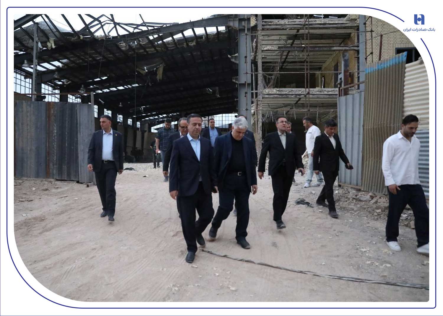 بازدید سرپرست بانک صادرات ایران از کارخانه آسیب‌دیده از جنگ