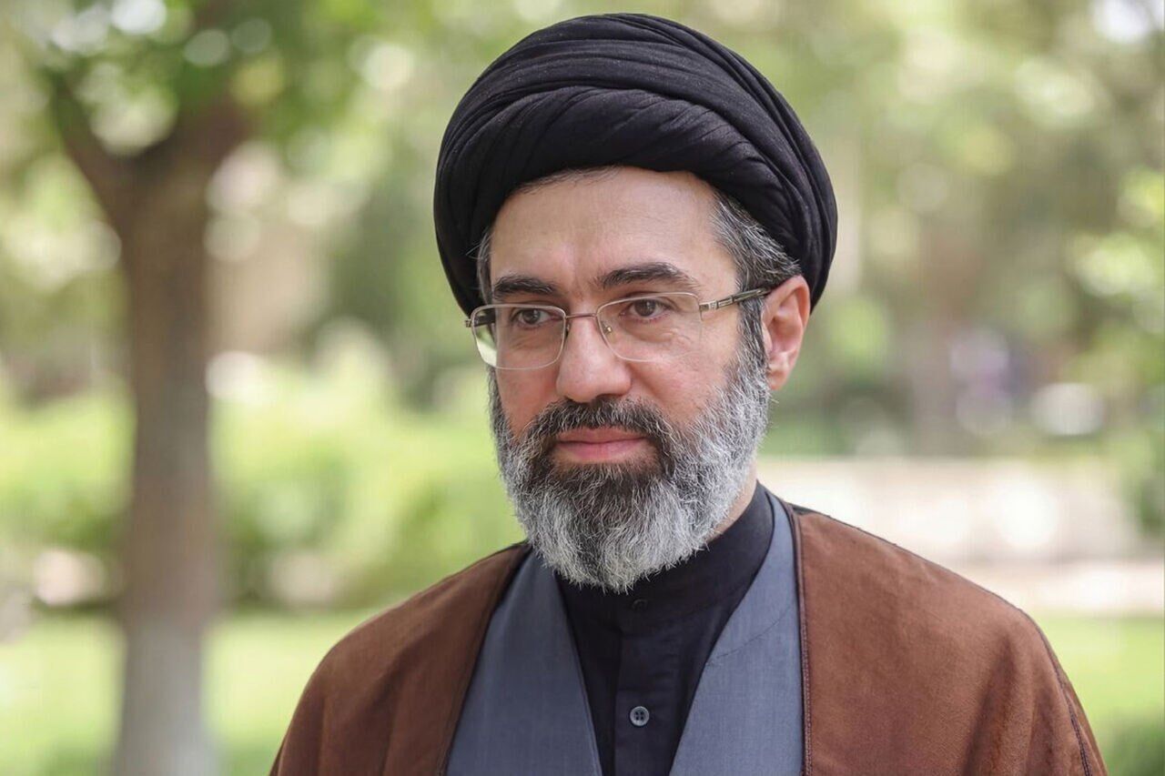 رهبر انقلاب:مذاکرات حضوری که در آینده برقرار خواهد شد، به معنی پذیرش نظر دشمن نخواهد بود