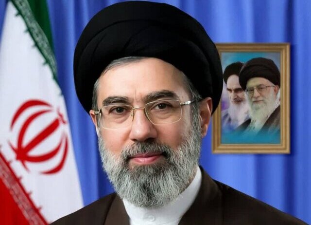 با ایستادگی، وحدت و هم‌صدایی نکردن با دشمن، نقشه او را خنثی کنید