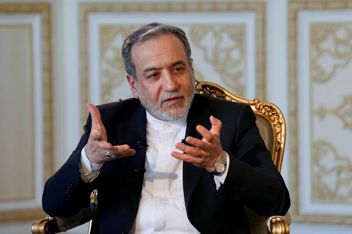 عراقچی به رئیس‌جمهور لبنان: لبنان را از دست دشمن واقعی نجات دهید