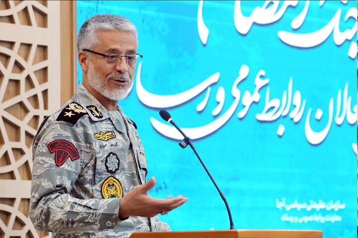 در جنگ نرم با دشمن سلطه‌گر رسانه‌ای هستیم
