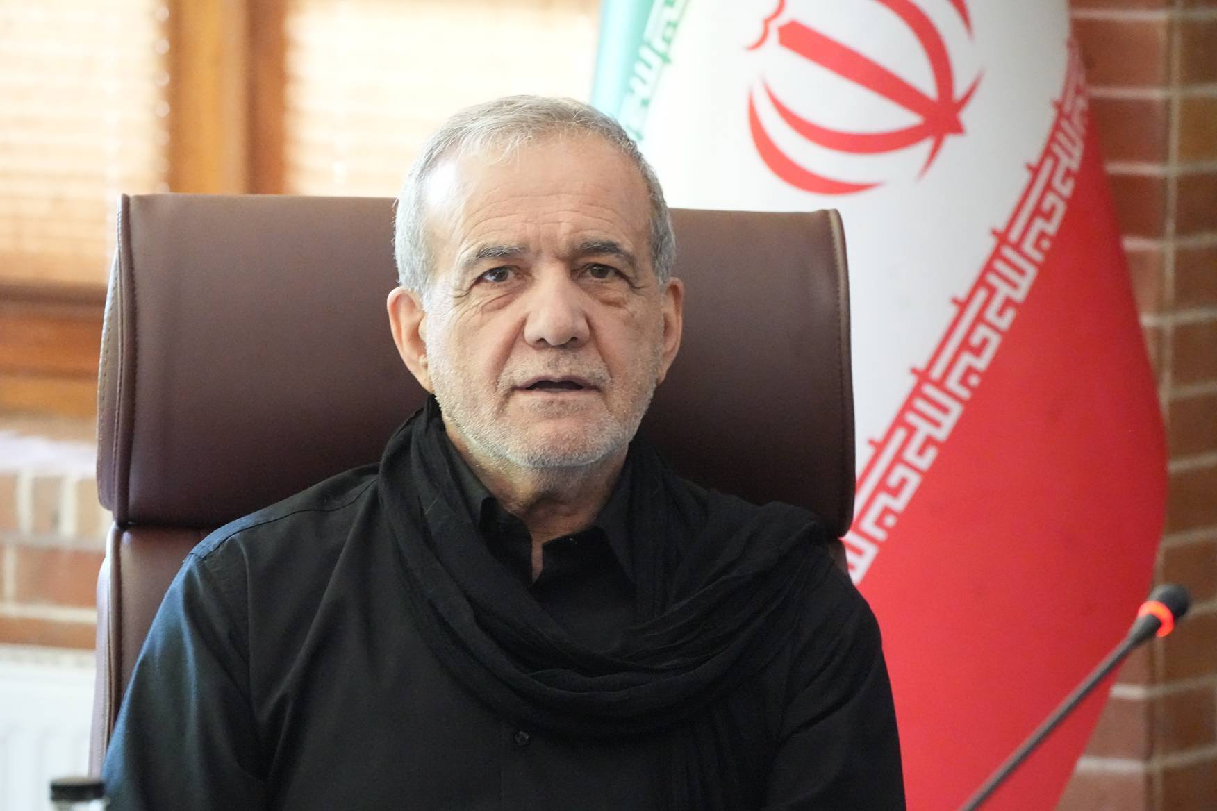 رئیس‌جمهور تأکید کرد:اهتمام دولت بر توسعه زیرساخت‌های حمل‌ونقل و تسهیل فرآیندهای مرزی