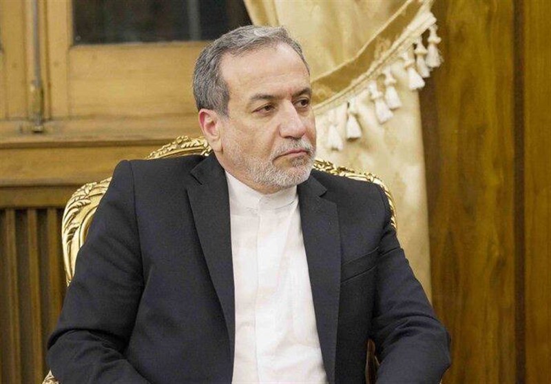 عراقچی برای ادای احترام به امیر سابق قطر به دوحه رفت