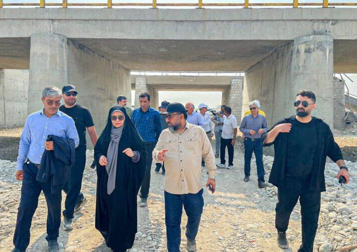 بازدید میدانی وزیر راه از پل‌های آسیب‌دیده هرمزگان؛ تأکید بر تسریع در بازسازی