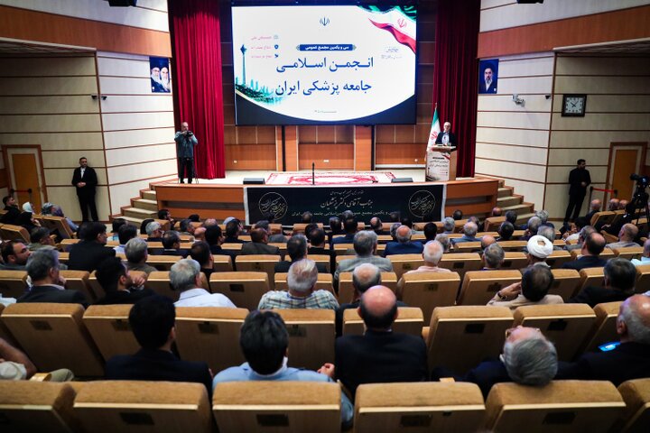 بهتر است امروز که در قدرت و عزت هستیم، جنگ را پایان دهیم