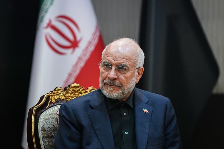 خبرنگاران رزمندگان آگاهی‌اند که با سلاح حقیقت از هویت ملی دفاع می‌کنند