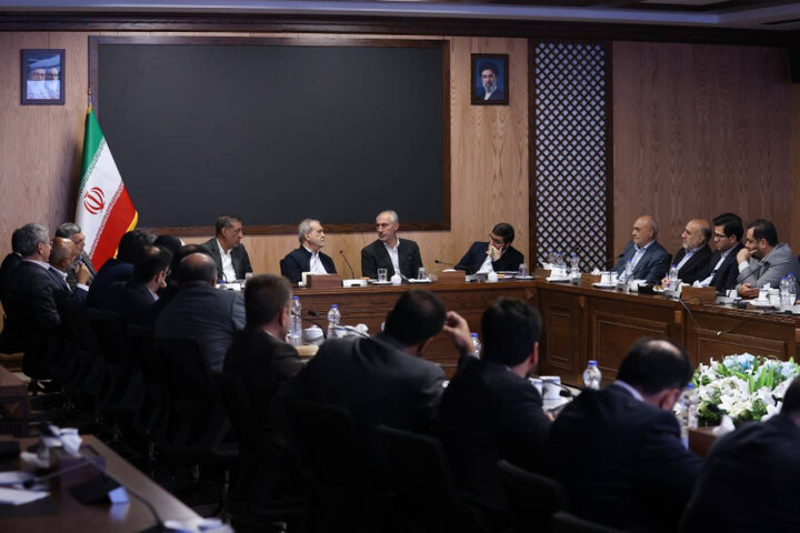 منابع حاصل از کاهش مصرف بنزین صرف تقویت کالابرگ می‌شود / تأکید بر اطلاع‌رسانی شفاف و اجرای تدریجی سیاست‌ها