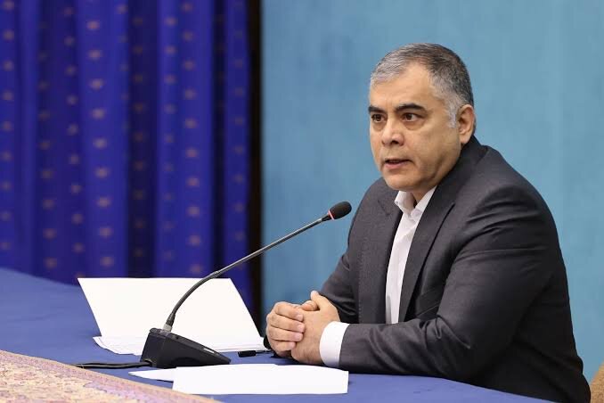 تکذیب استعفای وزیر نفت؛ پاک‌نژاد «با قدرت» به کار ادامه می‌دهد