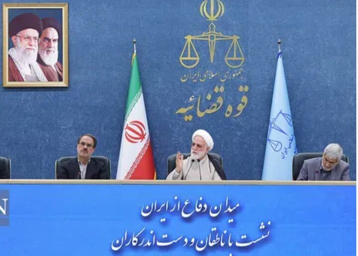 اشتباه‌کنندگان را با نفوذی‌ها و جاسوسان یکسان نبینیم