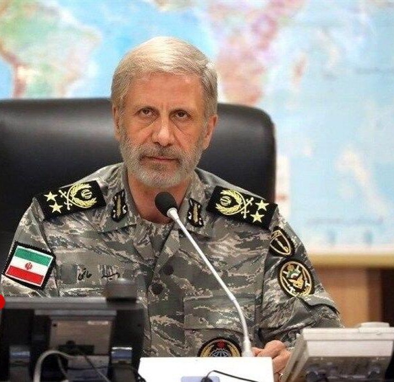 فرمانده کل ارتش: تجربه جنگ‌ اخیر بار دیگر اهمیت حیاتی و راهبردی پدافند هوایی را آشکار ساخت