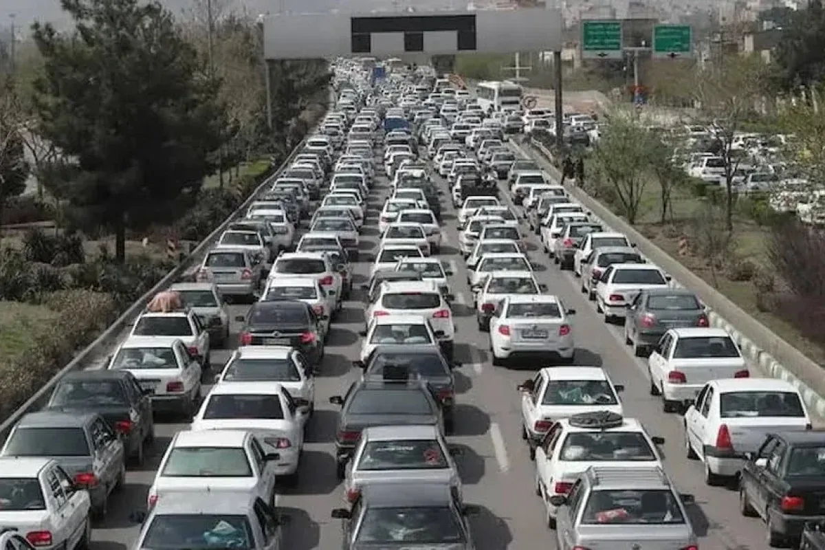 ترافیک نیمه‌سنگین در محورهای منتهی به تهران / بارش باران در اردبیل و گیلان