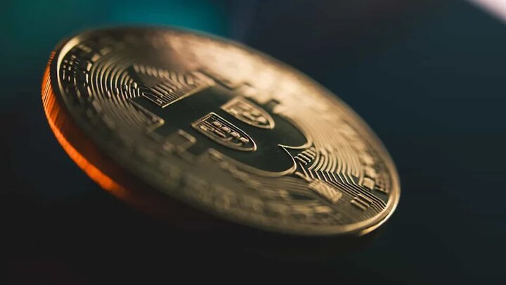 بیت‌کوین طی ۱۰ تا ۱۵ سال آینده بازده بیشتری از سهام آمریکا و طلا دارد