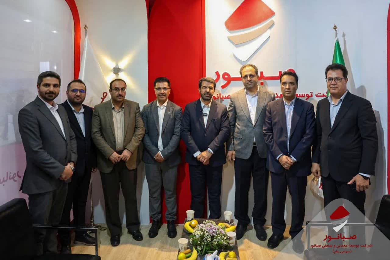  بازدید استاندار همدان و مدیران ارشد صنعتی از غرفه شرکت صبانور